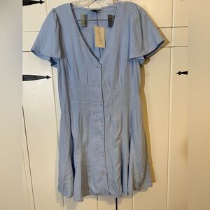 NWT Universal Threads A-Line Lightweight Dress with Gored Skirt. Size S.